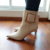 Ankle Boots με Λεπτό Τακούνι & Χρυσή Αγκράφα thfashion